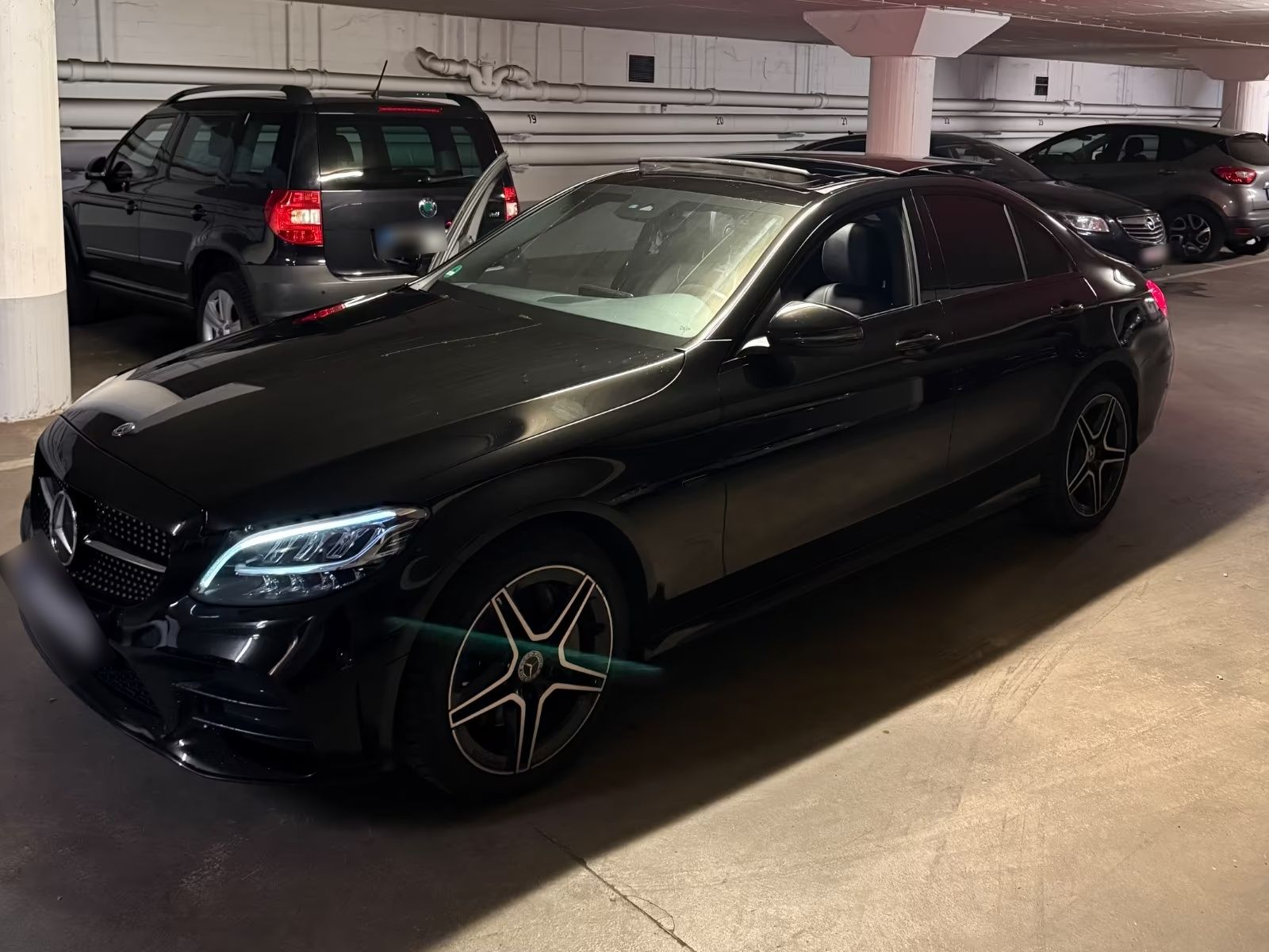 Mercedes Benz C FULL BLACK - FULL OPTION