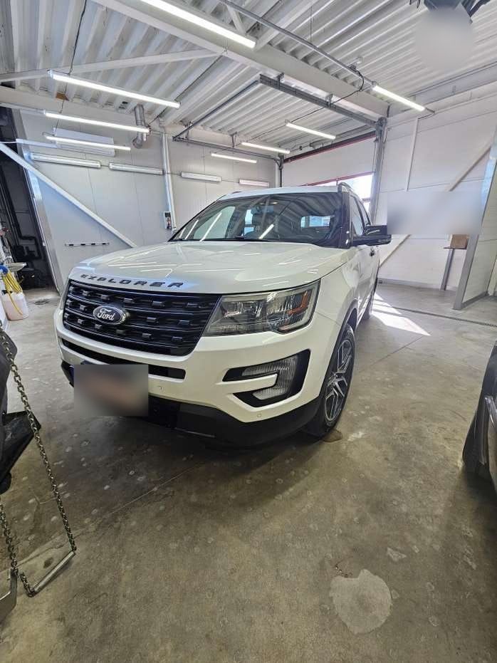 Ford Explorer - FULL OPTION - Ford Explorer - SYC75