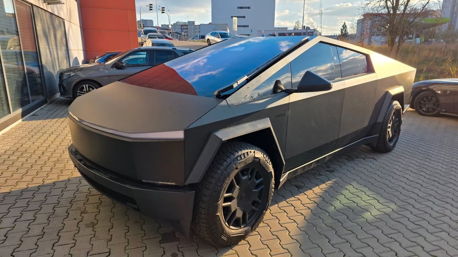 TESLA CYBERTRUCK - FULL BLACK - Tesla Cybertruck - SYC75