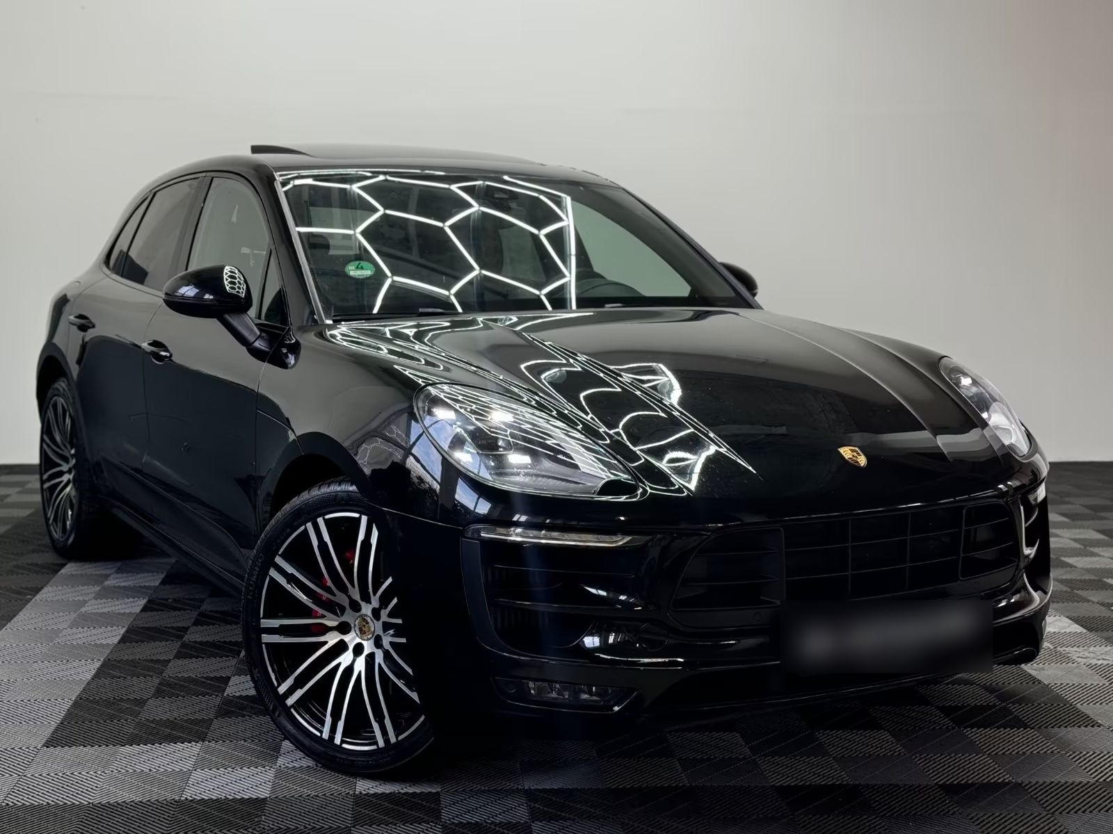 PORSCHE MACAN-FULL BLACK - Porsche Macan - SYC75