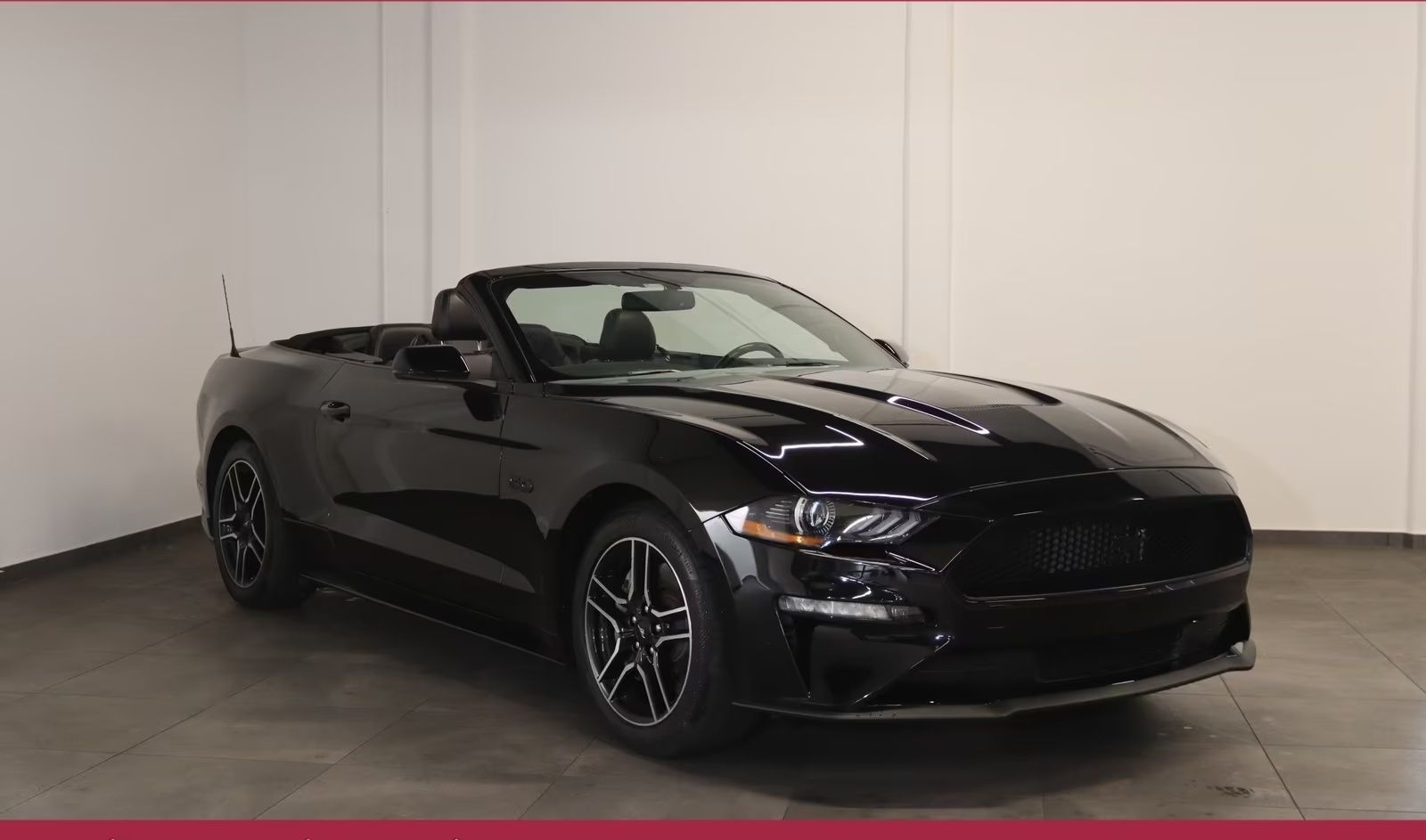 Ford Mustang FULL BLACK - FULL OPTION - Ford Mustang - SYC75