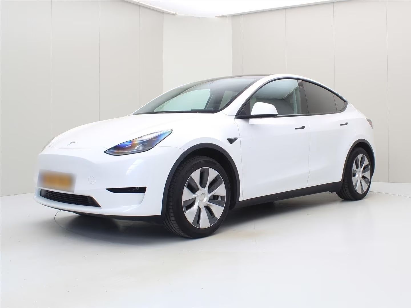 TESLA MODEL Y STANDARD RWD - 351 CH - Tesla Model Y - SYC75