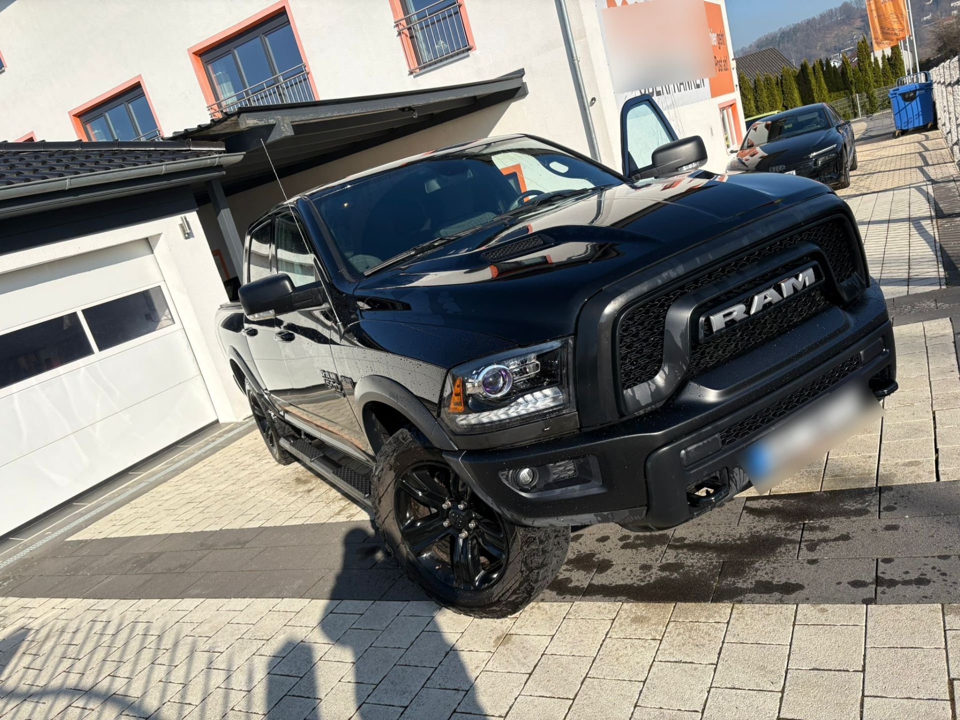DODGE RAM FULL BLACK - FULL OPTION