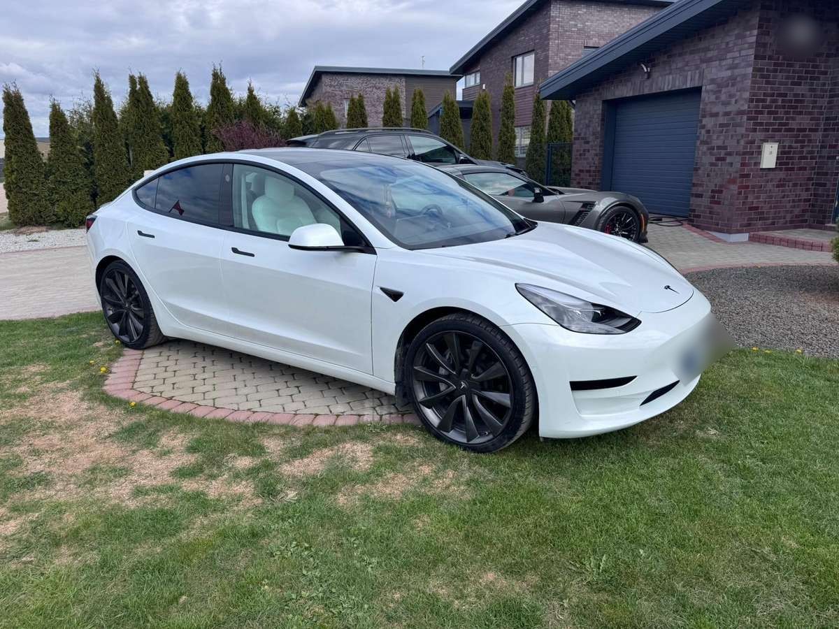 TESLA MODEL 3 Long Range RWD- 476 CH