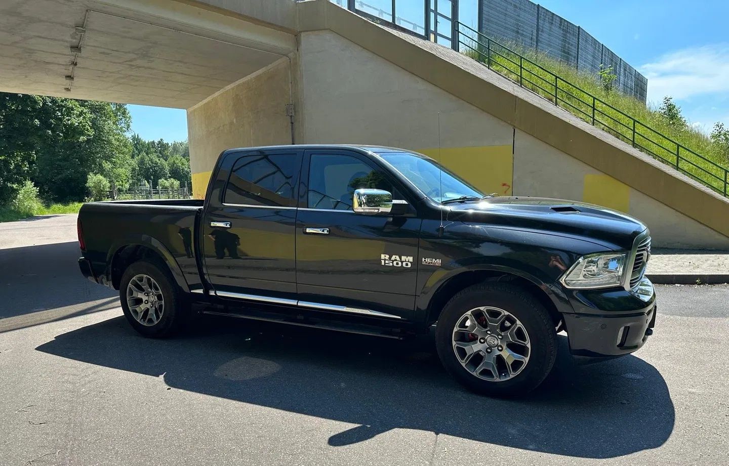 Dodge RAM Z 5.7 4X4 - FULL BLACK - Dodge RAM - SYC75