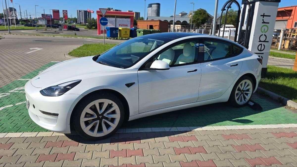 TESLA MODEL 3 RWD - 283 CH - Tesla Model 3 - SYC75